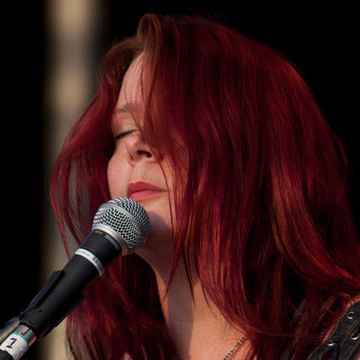 Carolyn Wonderland Concerts in Pittsburgh